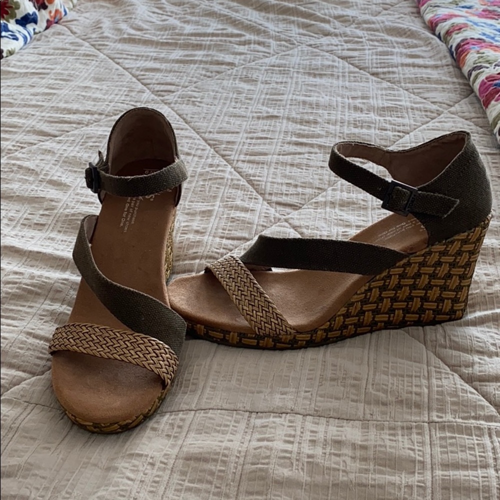 TOMS wedge sandals